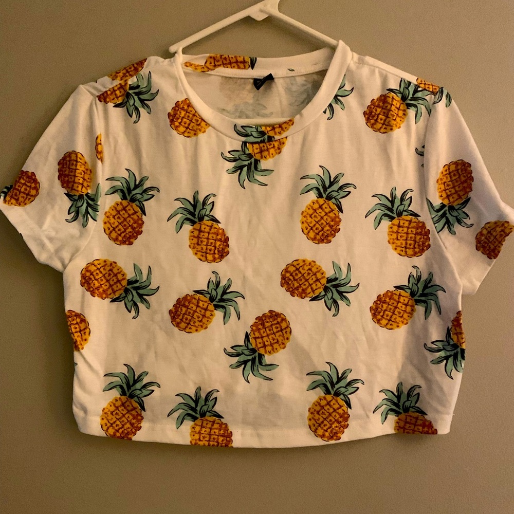 🍍 pineapple crop top.